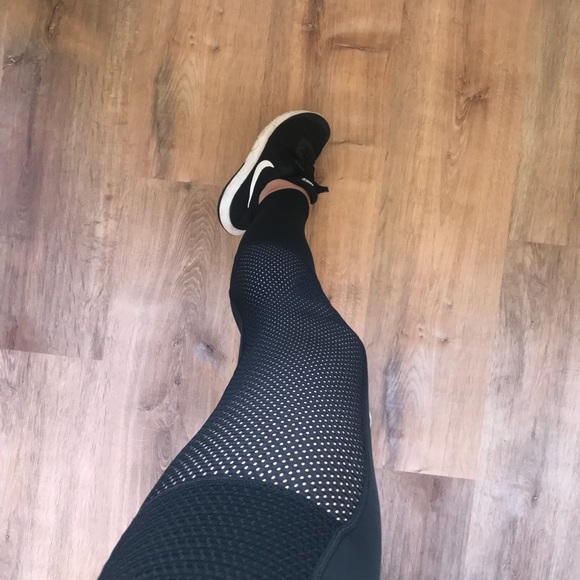 CHASE in Black - Picture 2 of 9